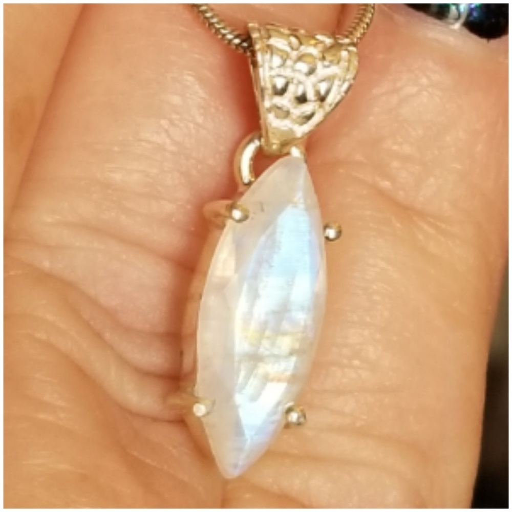 Genuine Faceted 6ct Rainbow Moonstone Necklace - Picture 1 of 5